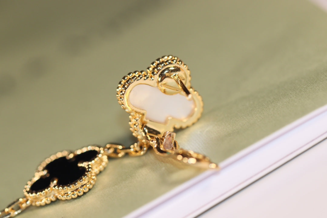 [BLUE TEARS]CLOVER EARRINGS GOLD ONYX MOP 3 MOTIF