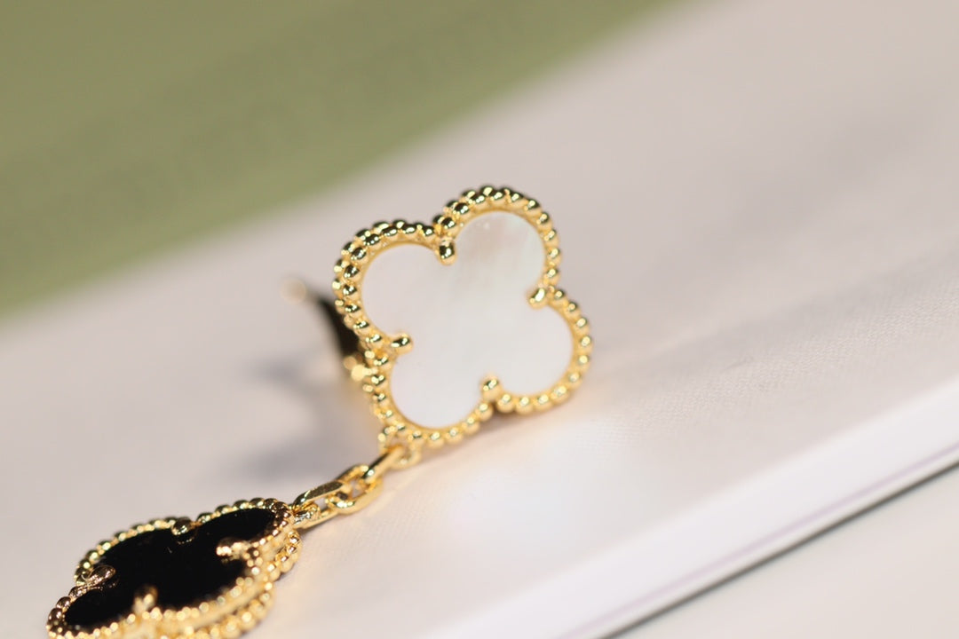 [BLUE TEARS]CLOVER EARRINGS GOLD ONYX MOP 3 MOTIF