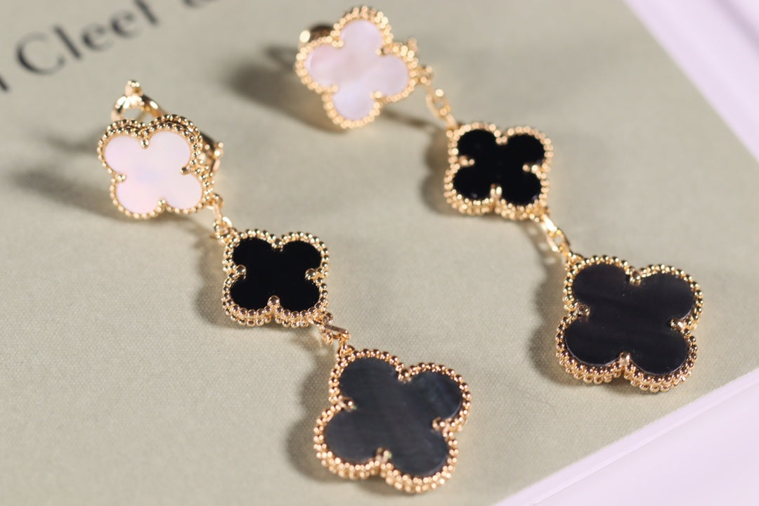 [BLUE TEARS]CLOVER EARRINGS GOLD ONYX MOP 3 MOTIF
