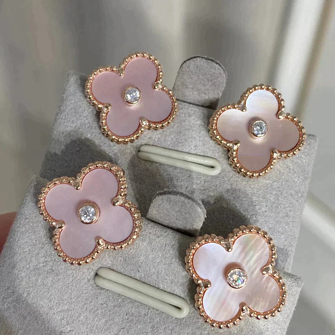 [BLUE TEARS]CLOVER MEDIUM 1 MOTIFS  PINK MOP DIAMOND EARRINGS
