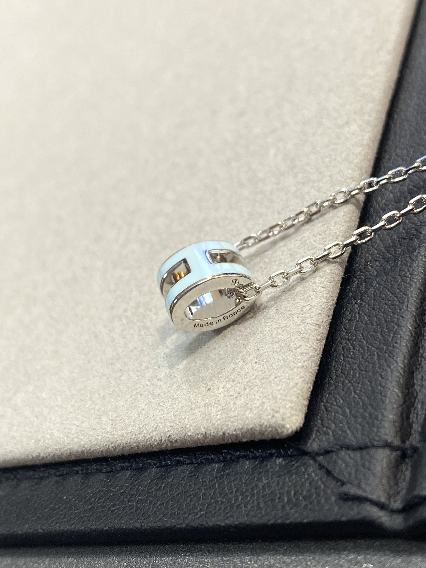 [BLUE TEARS]POP H LIGHT BLUE NECKLACE