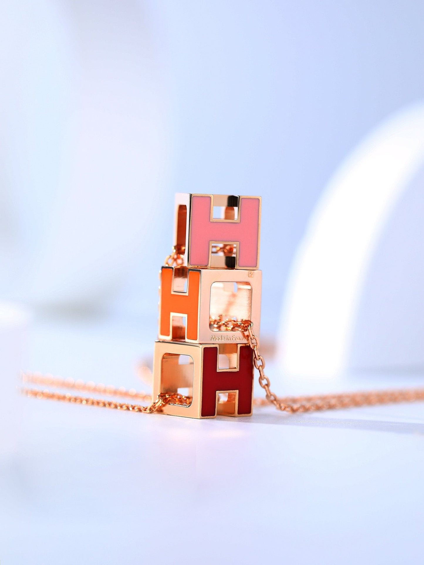 [BLUE TEARS]H CAGE PINK GOLD NECKLACE