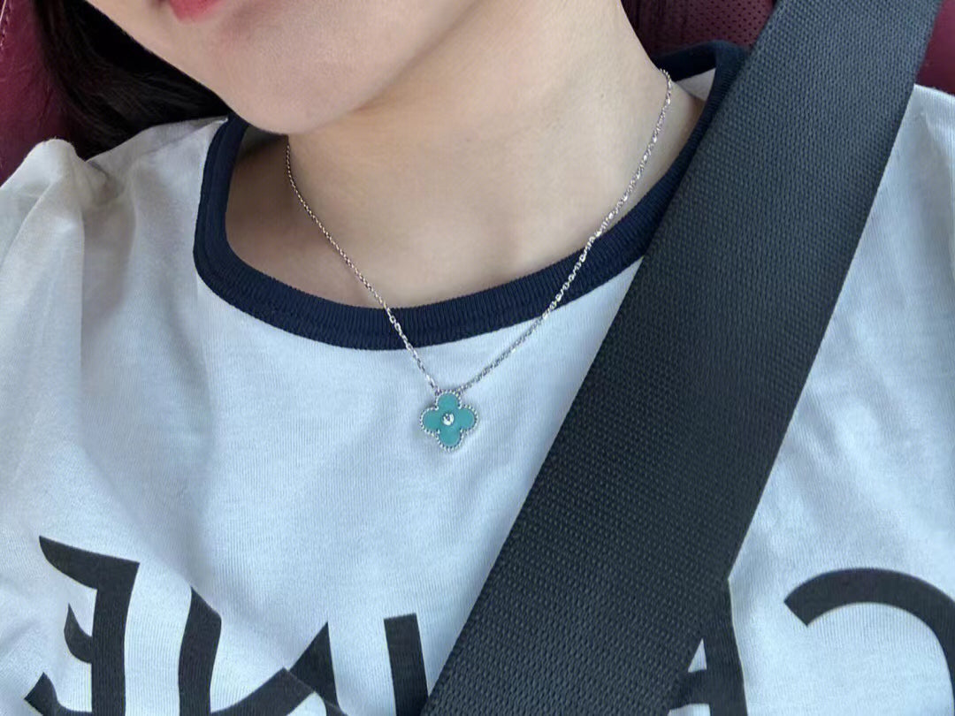 [BLUE TEARS]CLOVER 1 DIAMOND LIGHT BLUE SILVER NECKLACE