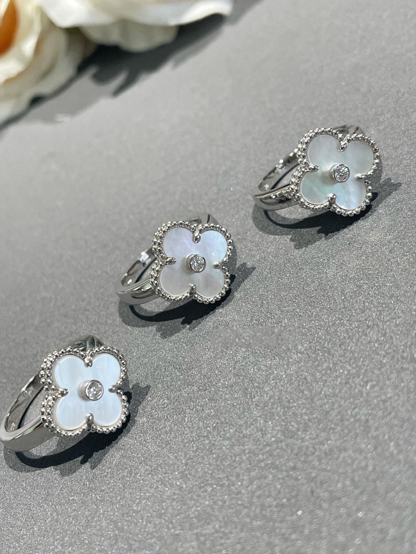 [BLUE TEARS]CLOVER SILVER MOP DIAMOND RING