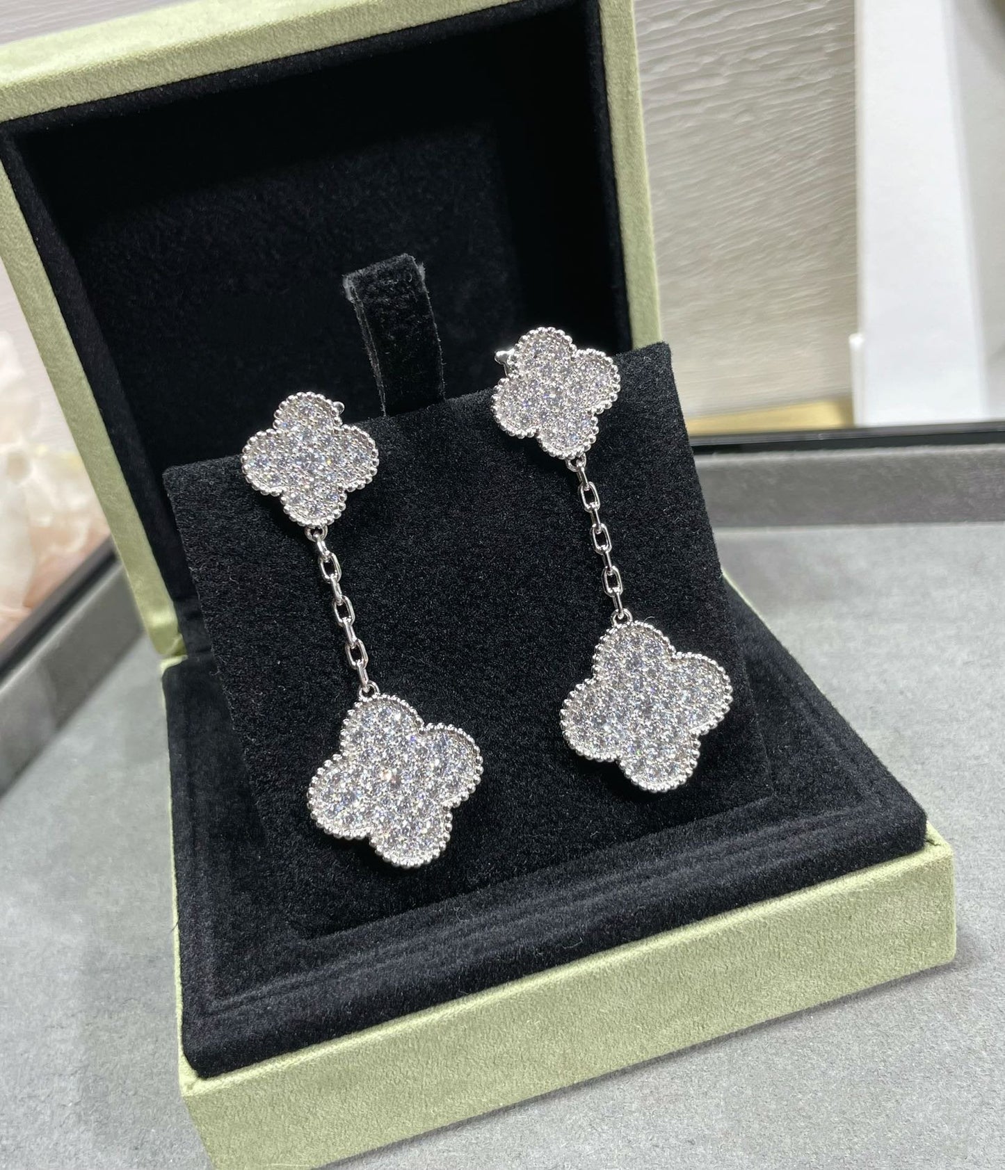 [BLAUE TRÄNEN]KLEE 2 MOTIVE SILBER OHRRINGE MIT DIAMANTEN