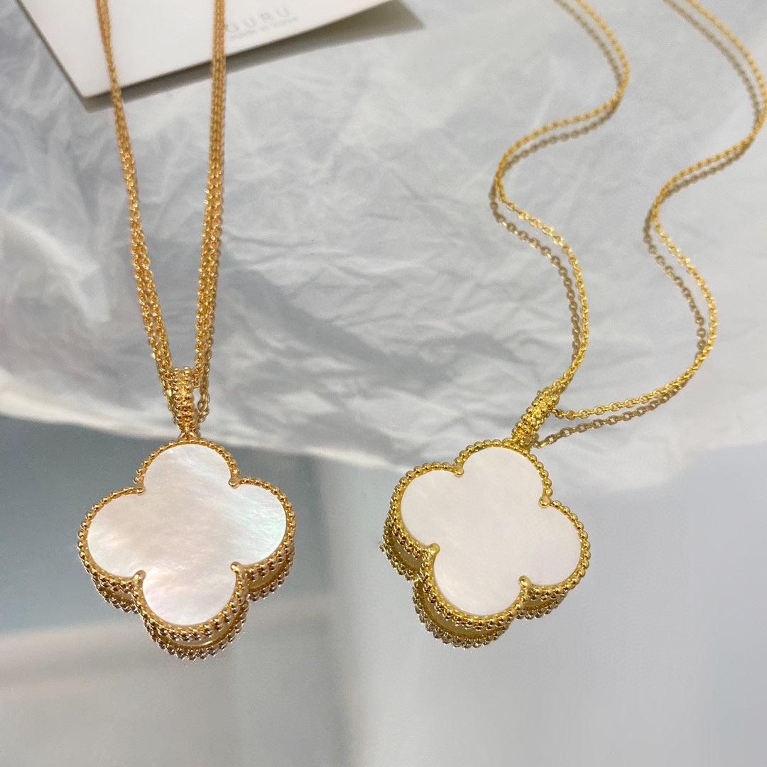 [BLUE TEARS]CLOVER 25MM MOP LARGE PENDANT NECKLACE