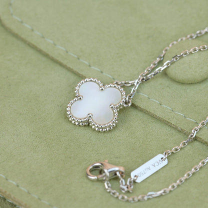 [BLUE TEARS]CLOVER  15MM WHITE MOTHER-OF-PEARL SILVER