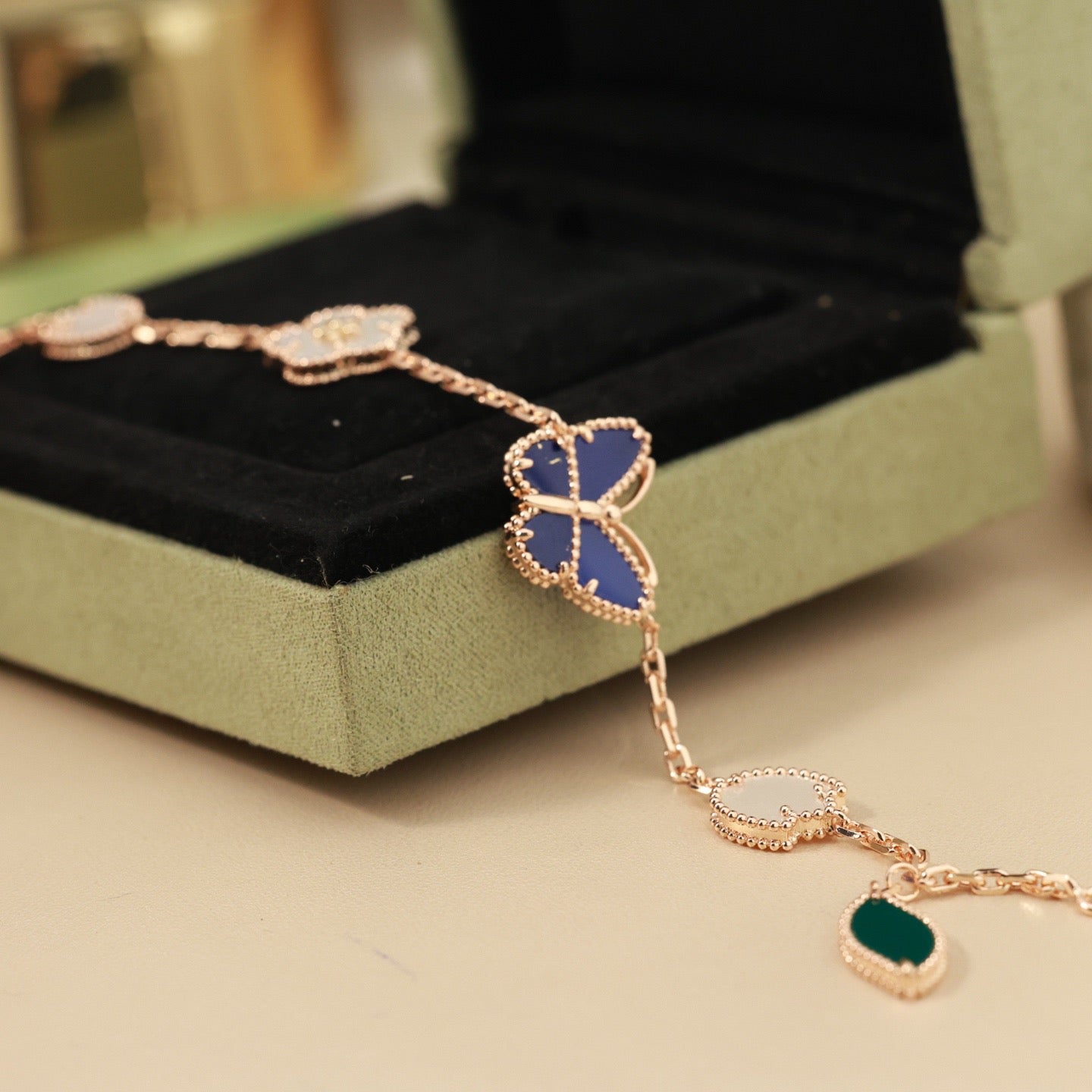 [Blue Tears Jewelry]LUCKY SPRING BUTTERFLY 5 MOTIF BRACELET