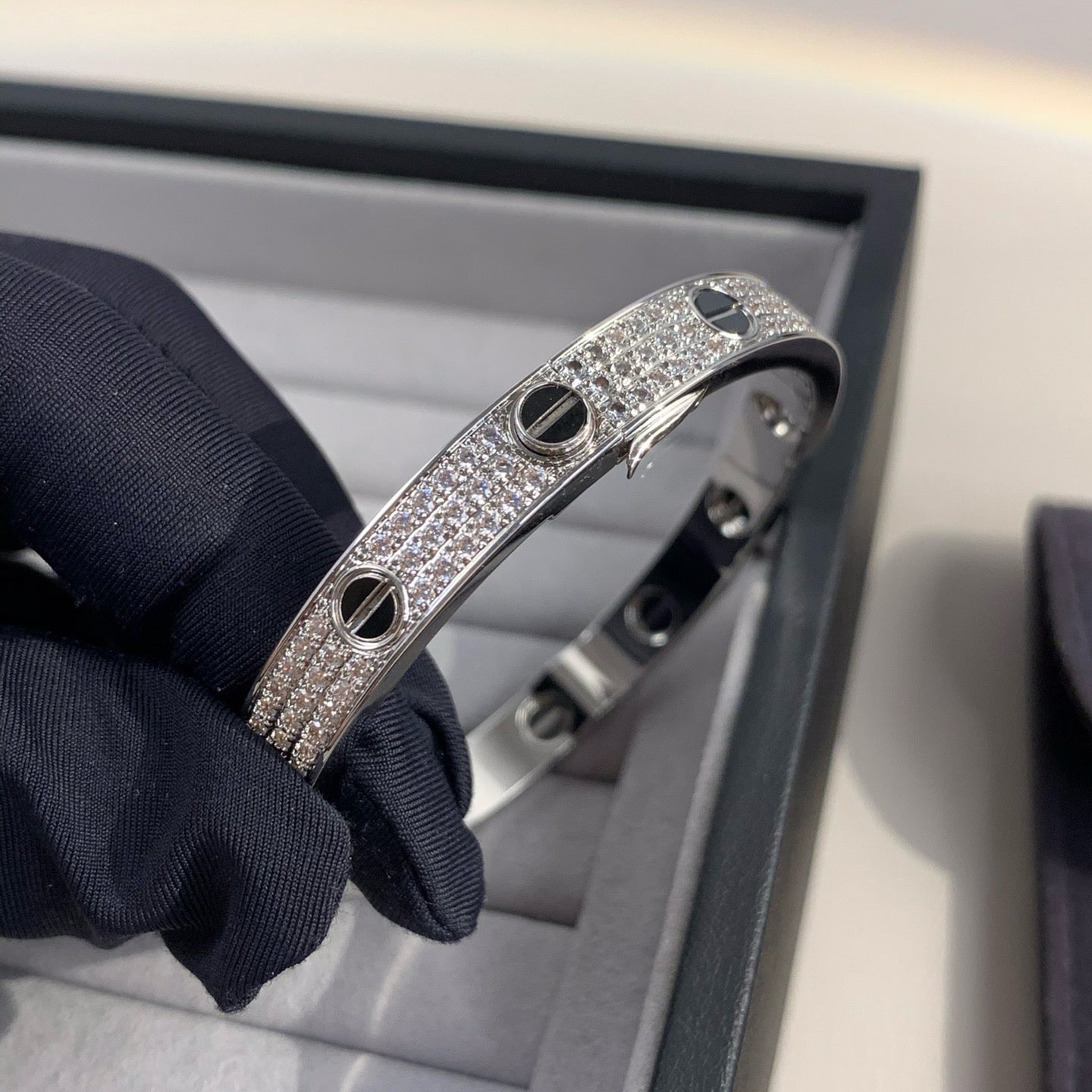 [BLUE TEARS]LOVE BRACELET 6.1MM DIAMOND-PAVED CERAMIC