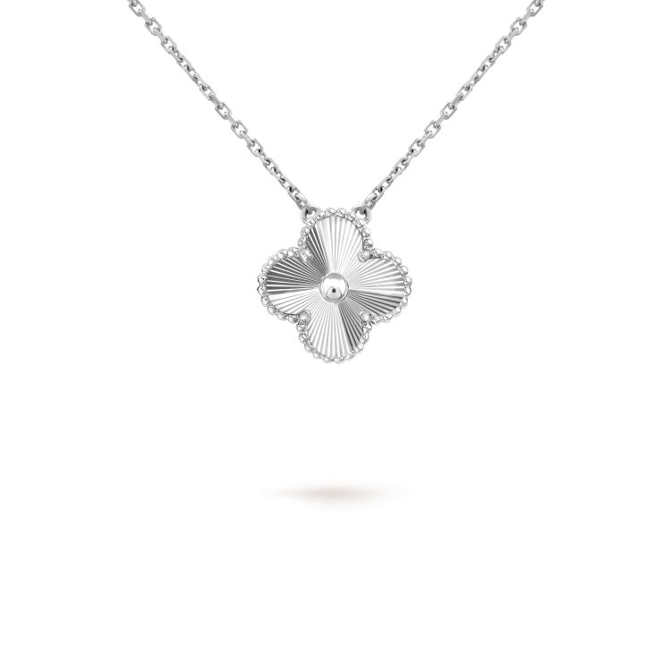 [BLUE TEARS]CLOVER 15MM LASER NECKLACE SILVER