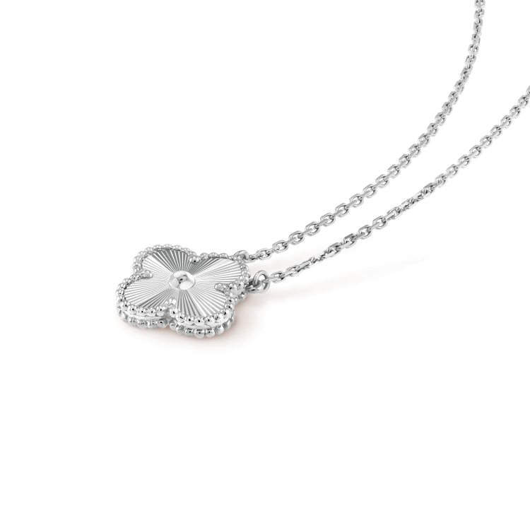 [BLUE TEARS]CLOVER 15MM LASER NECKLACE SILVER