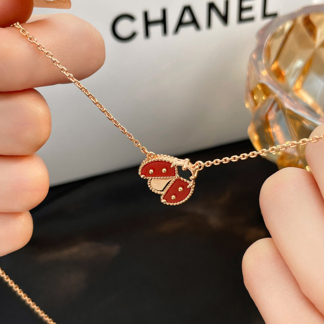[BLUE TEARS]LUCKY  CARNELIANS LADYBUG NECKLACE