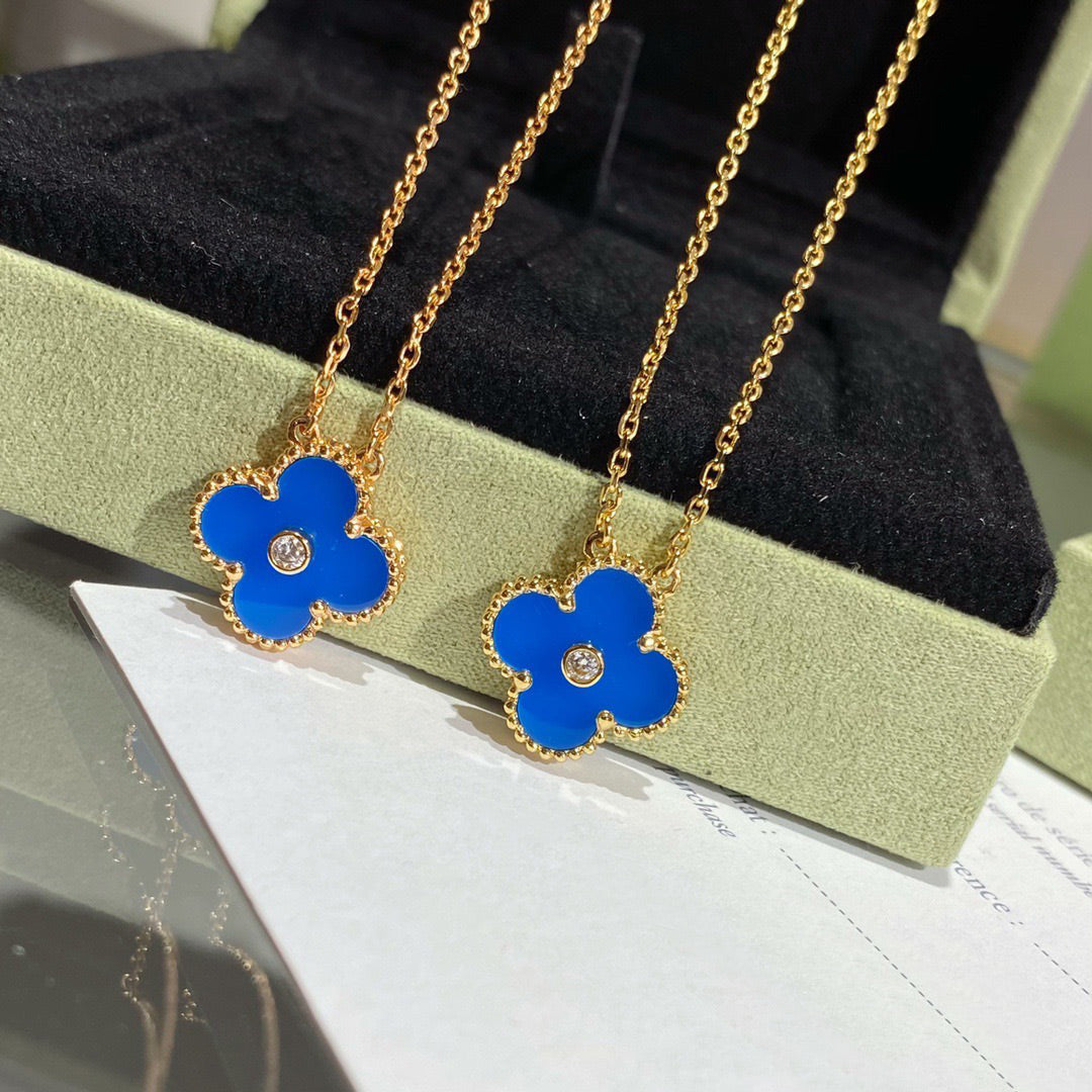 [BLUE TEARS]CLOVER 15MM DIAMOND AND BLUE AGATE NECKLACE