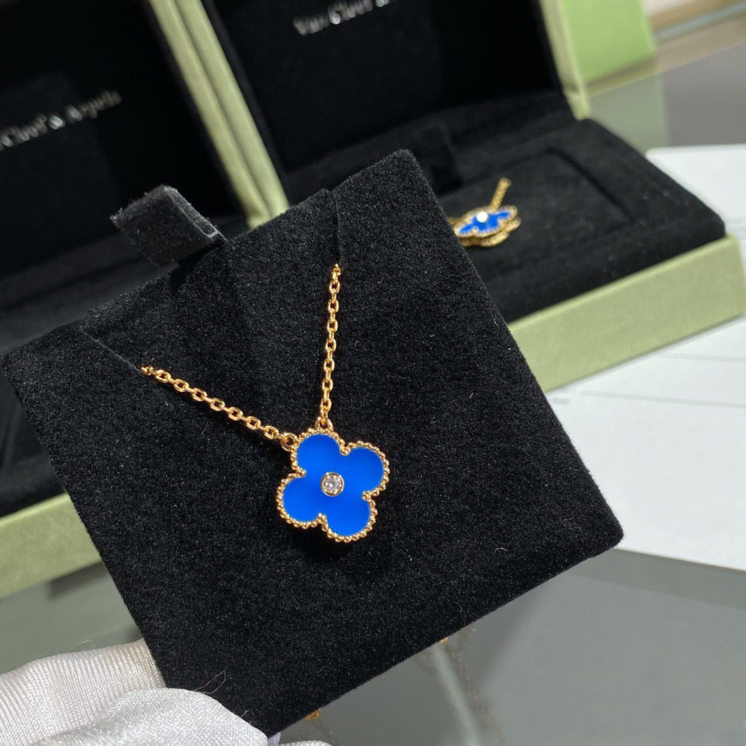 [BLUE TEARS]CLOVER 15MM DIAMOND AND BLUE AGATE NECKLACE