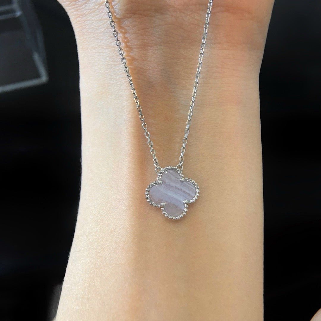 [BLUE TEARS]CLOVER 15MM BLUE CHALCEDONY NECKLACE SILVER