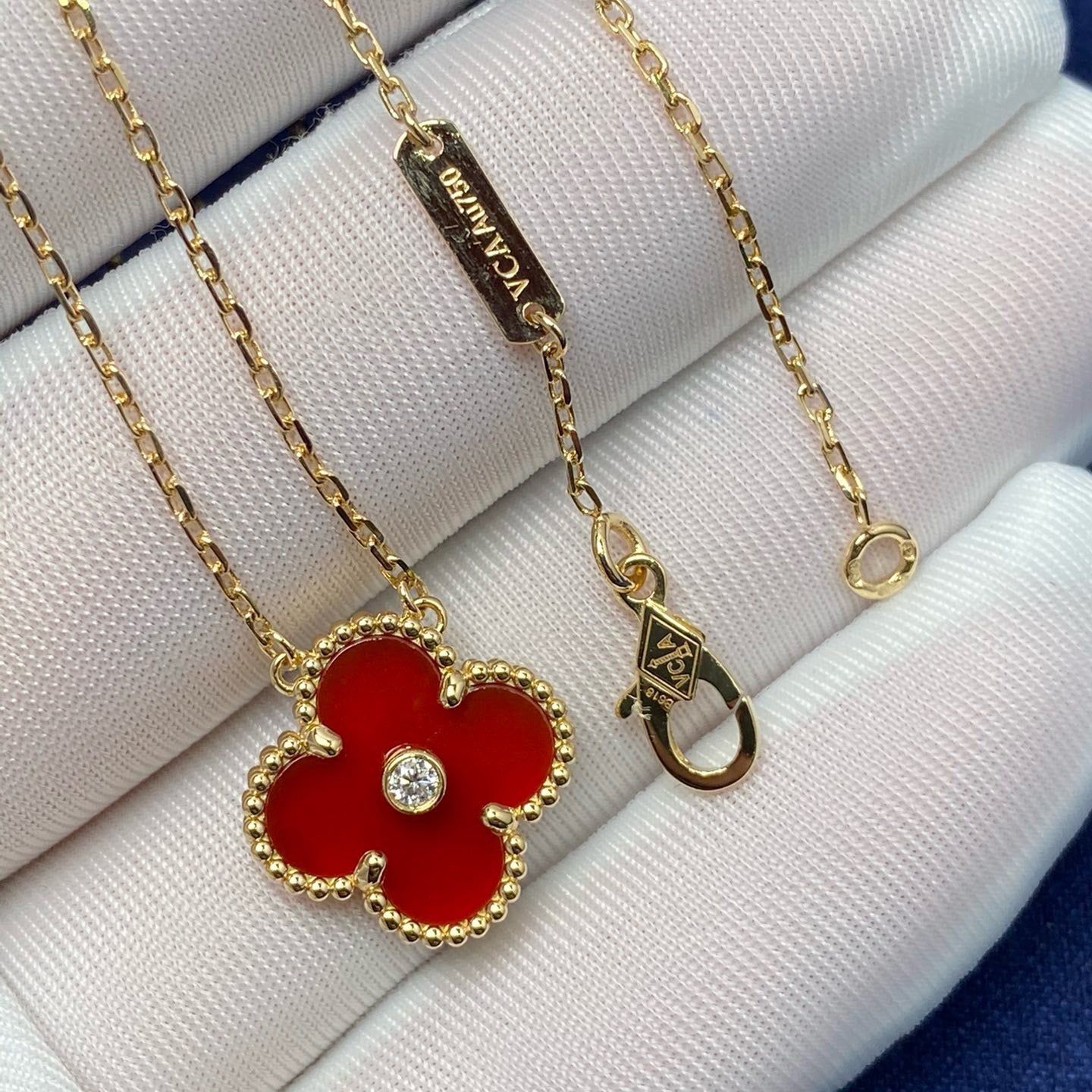 [BLUE TEARS]CLOVER 15MM DIAMOND CARNELIAN NECKLACE
