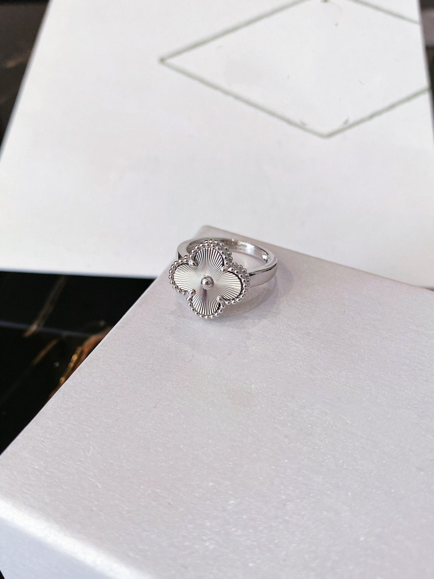 [BLUE TEARS]CLOVER SILVER RING
