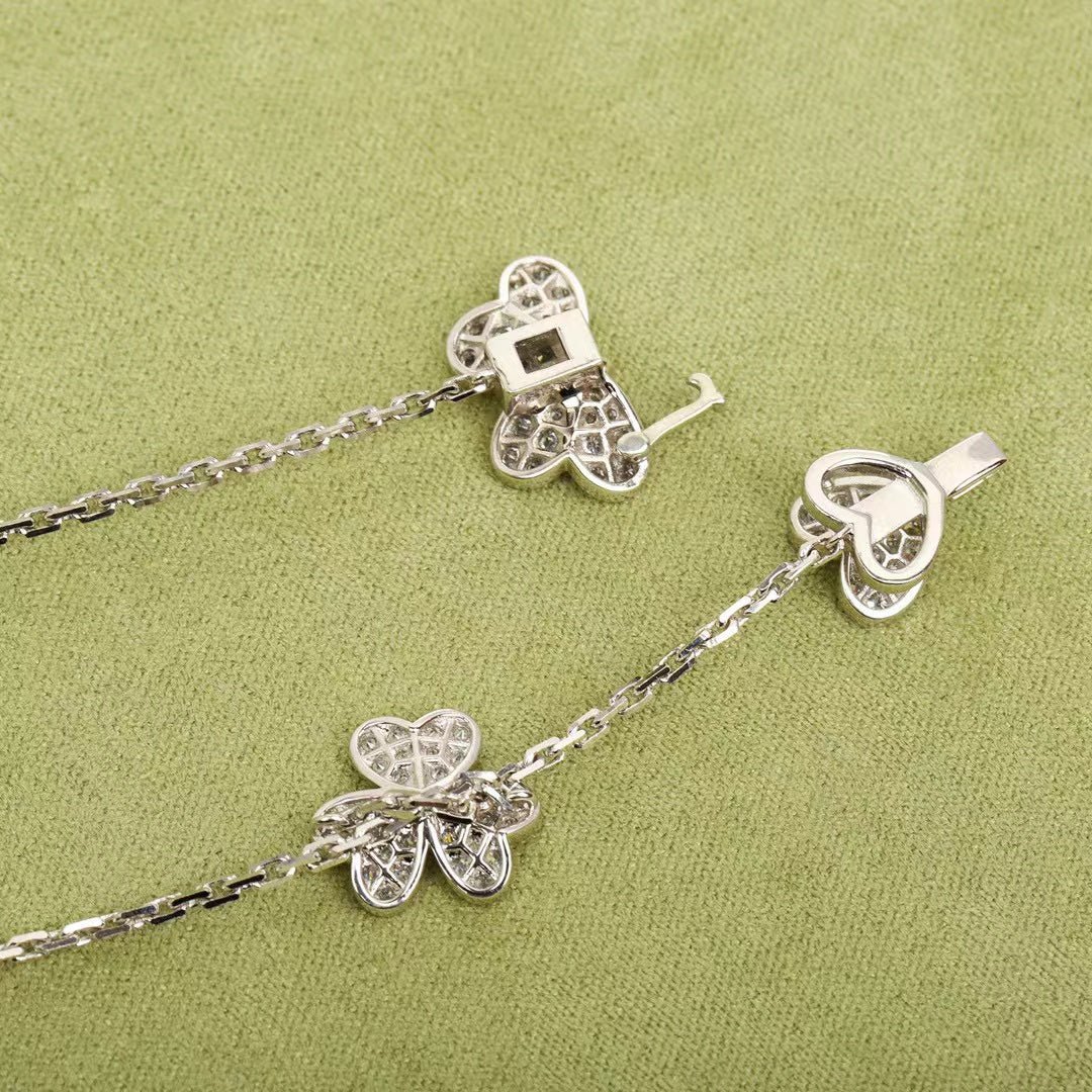 [BLUE TEARS]FRIVOLE SILVER 9 FLOWERS NECKLACE