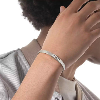 [Blue Tears Jewelry]Move Noa Ciselé half pavé bangle