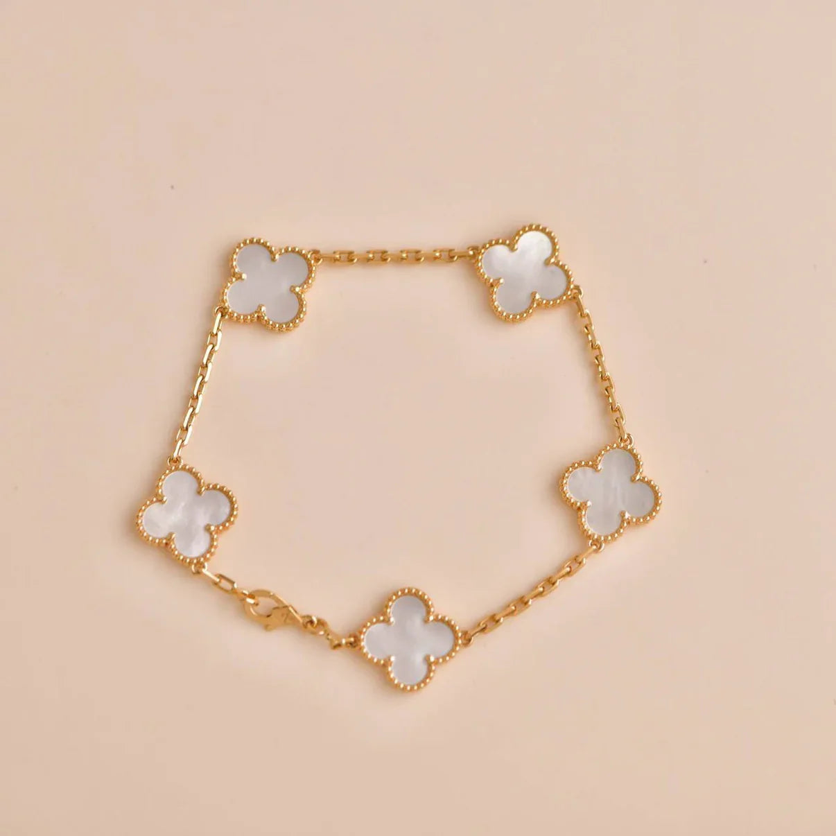 [BLUE TEARS]CLOVER WHITE PEARL MOP 5 MOTIF BRACELET COLLECTION