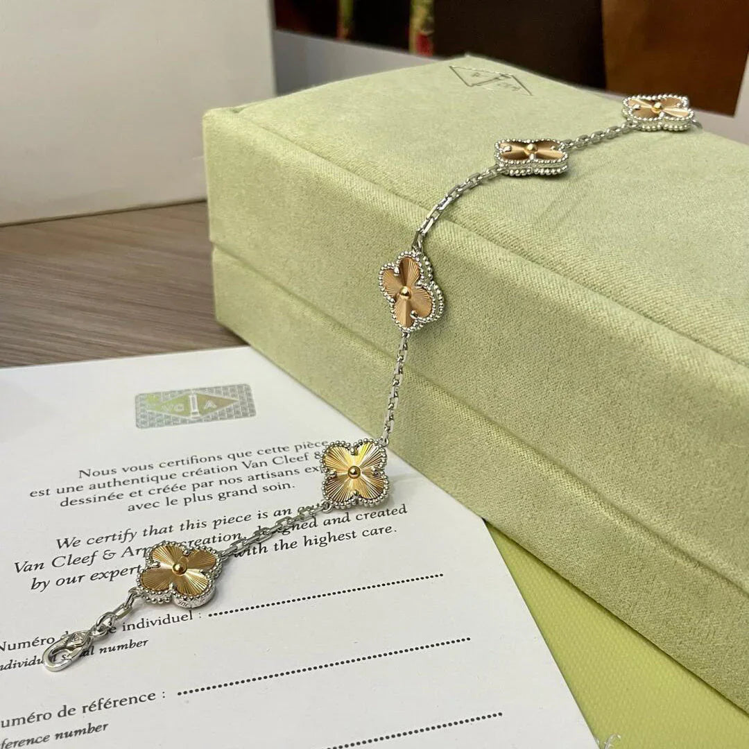 [BLUE TEARS] CLOVER 5 MOTIF LASER BRACELET COLLECTION