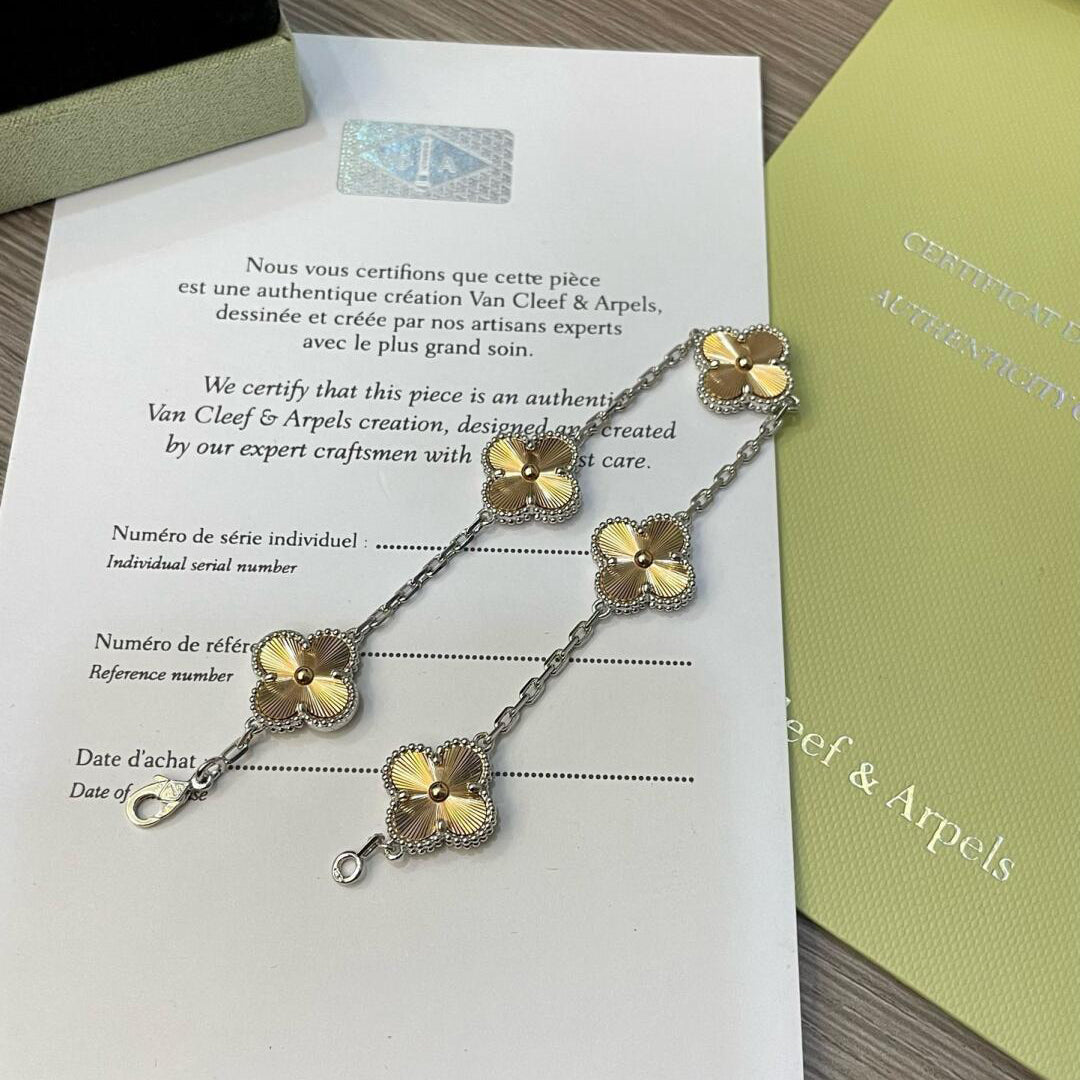 [BLUE TEARS]CLOVER  5 MOTIFS  CHRISTMAS LIMITED EDITION BRACELET