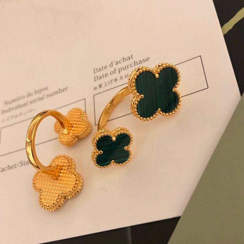 [BLUE TEARS]CLOVER BETWEEN THE FINGER RING